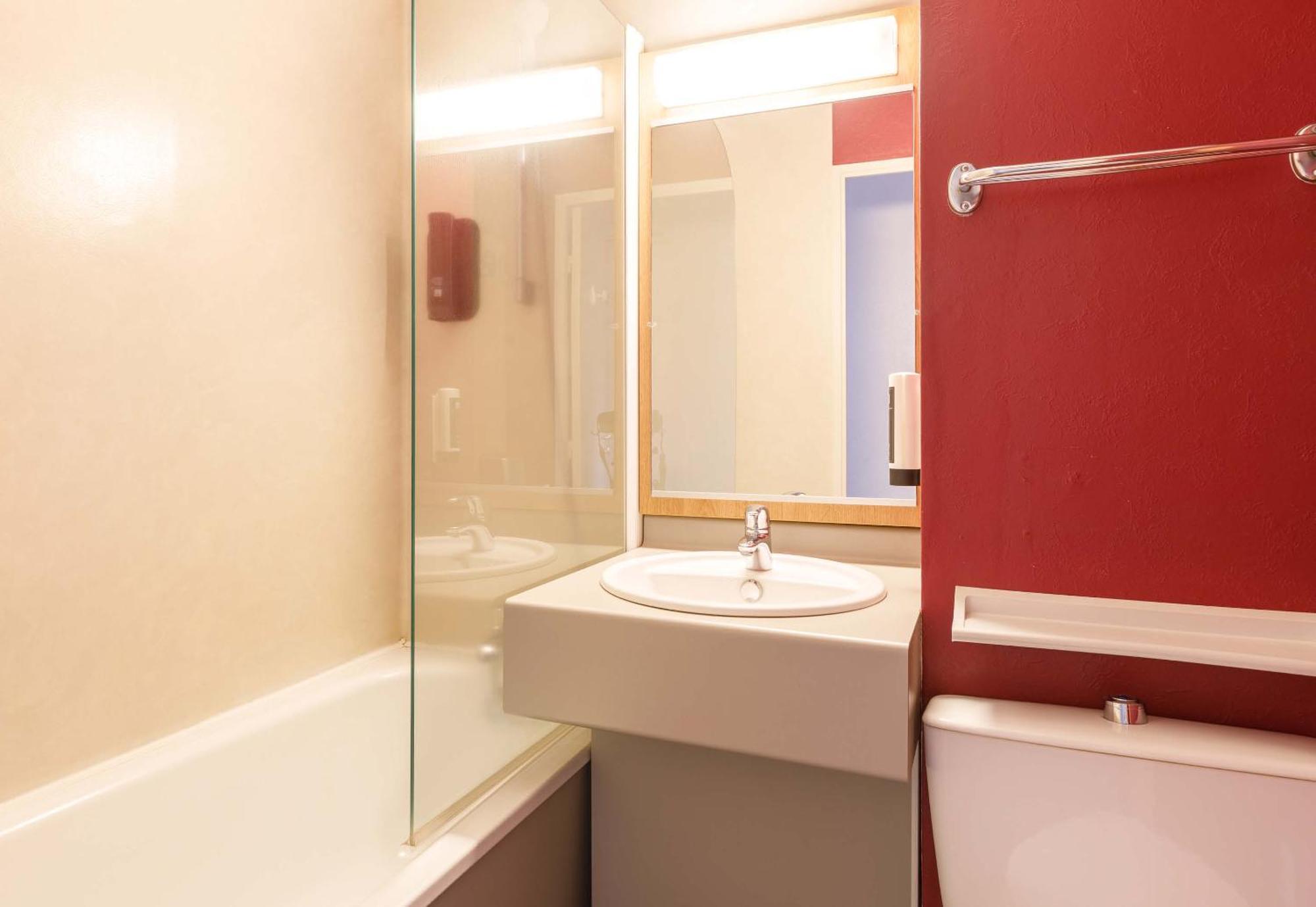 B&B Hotel Le Puy-En-Velay Vals-pres-le-Puy Exterior foto